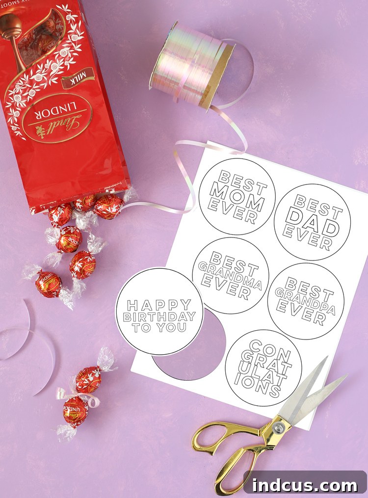 Close-up of the printable coloring tag for a candy lei, featuring a blank space for customization, ready to be attached to your sweet gift.