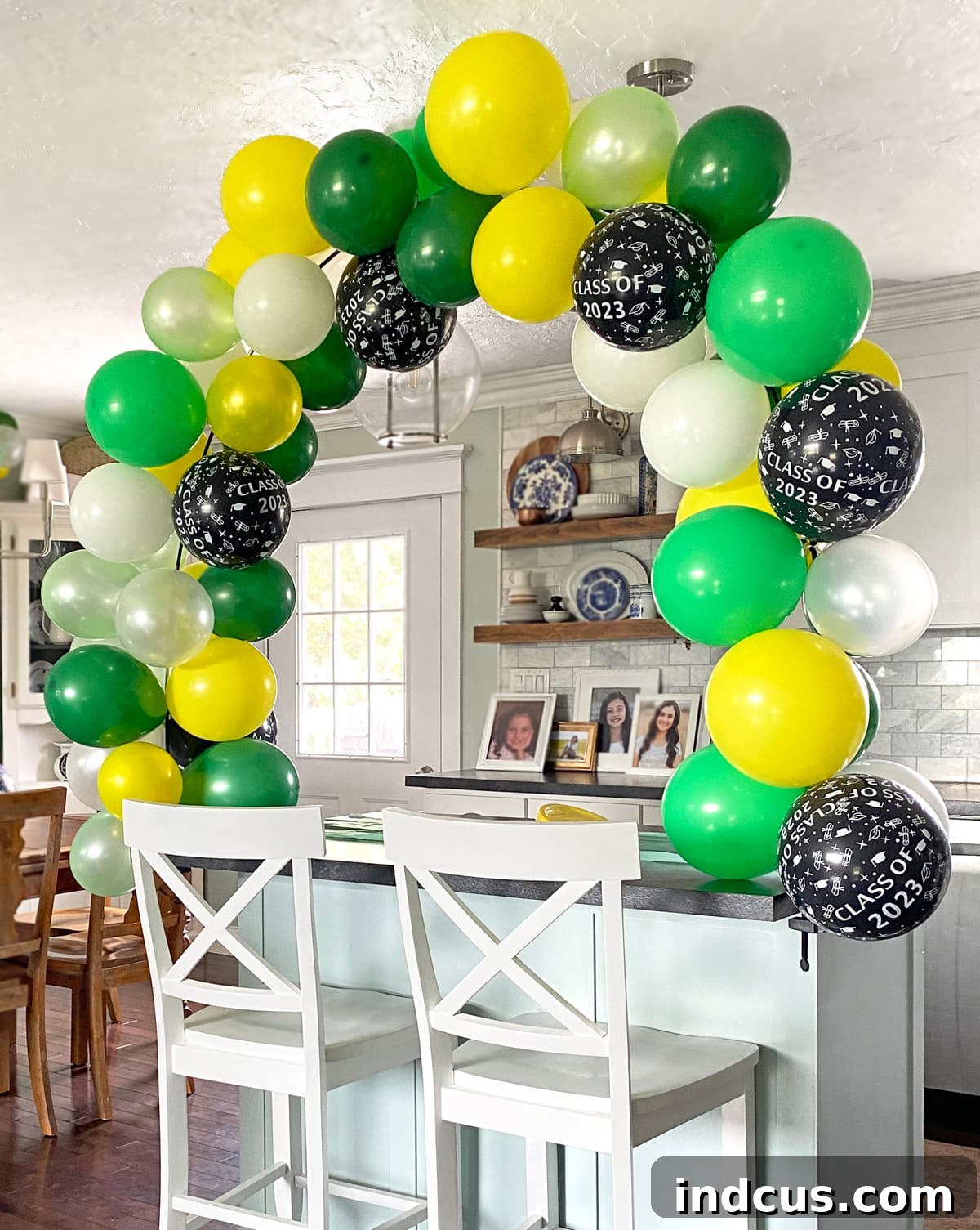 tabletop balloon arch