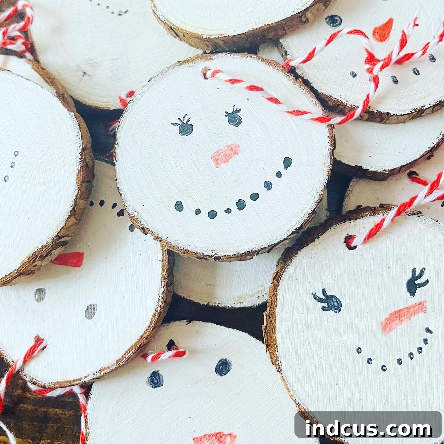 Quick and easy snowman wood slice ornament craft