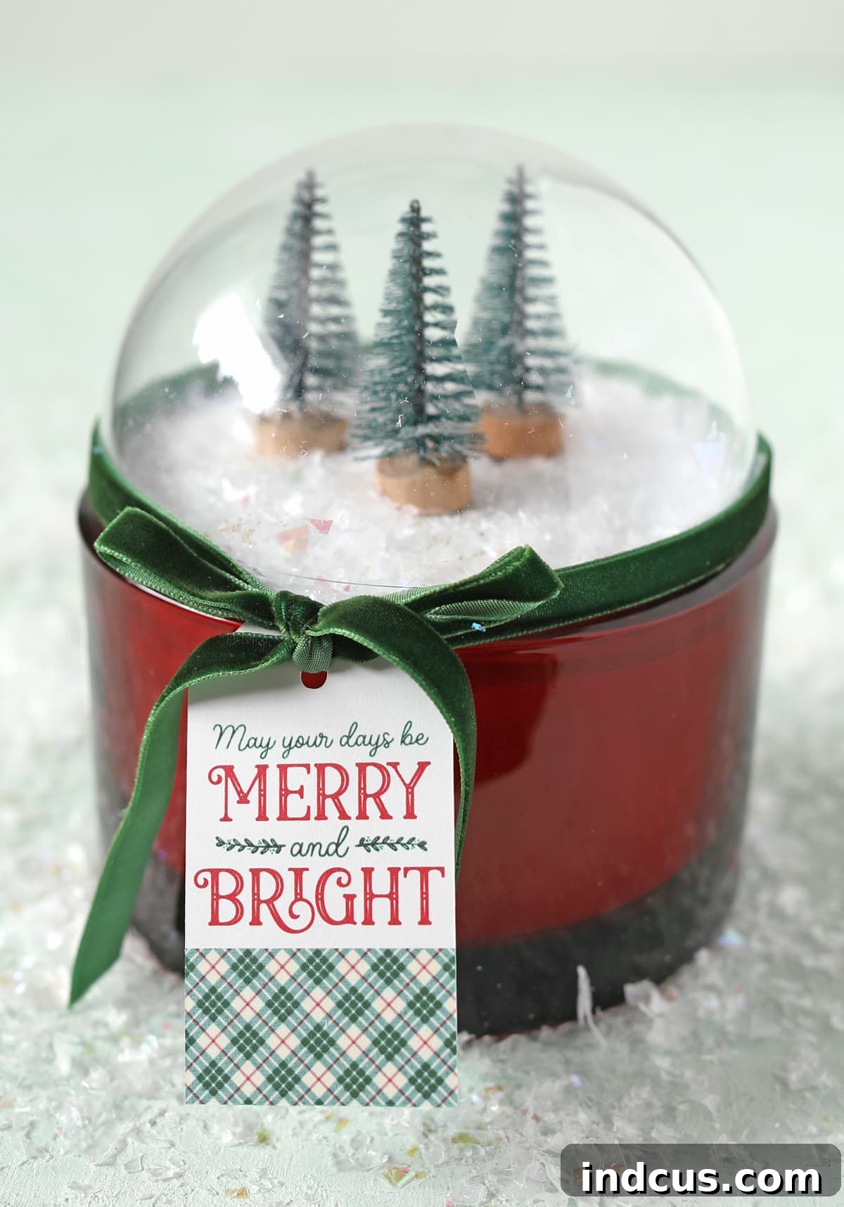 printable christmas snowglobe candle tag with 'May Your Days Be Merry and Bright' phrase