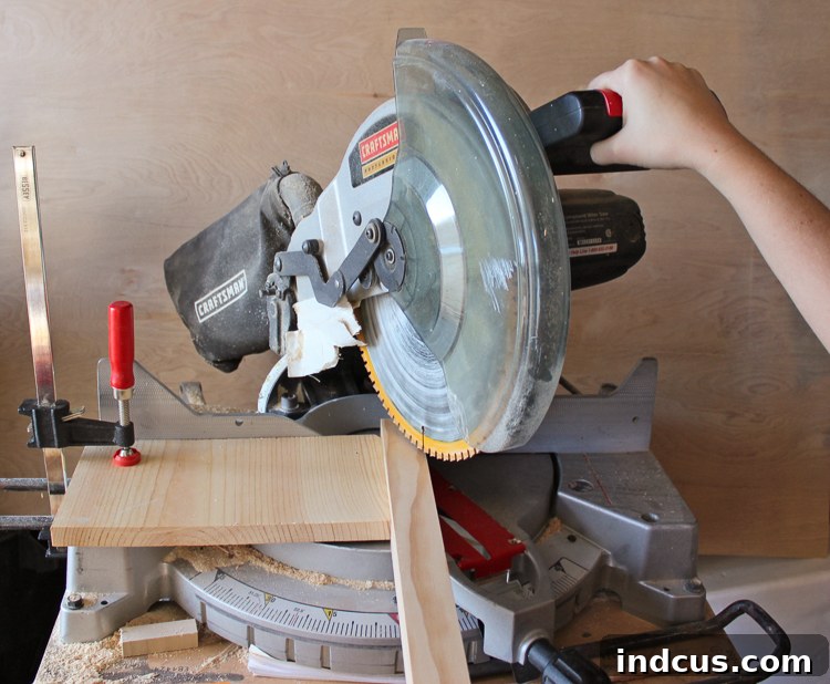 cutting with a compound  miter saw