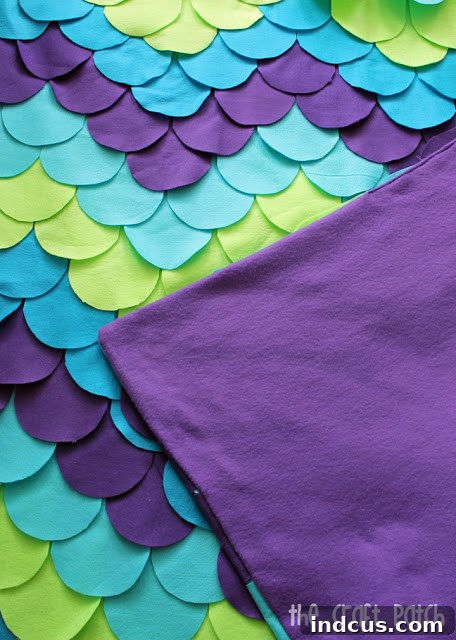 Instructions for sewing felt dragon scale quilt with fleece backing
