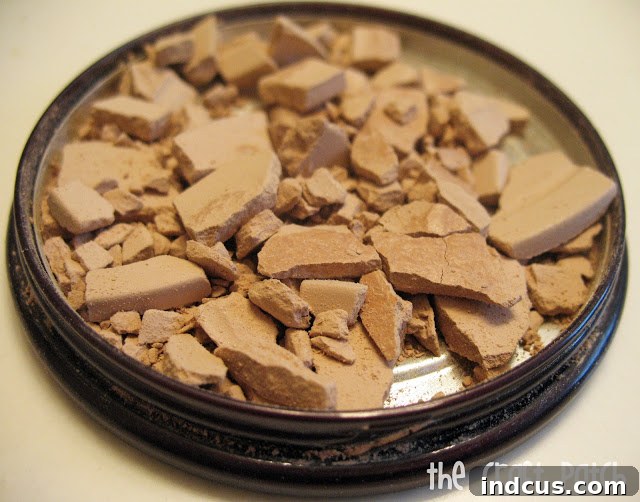 How to fix crumbled makeup